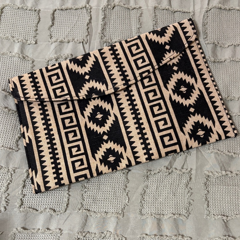 Geometric Black and Tan Clutch
